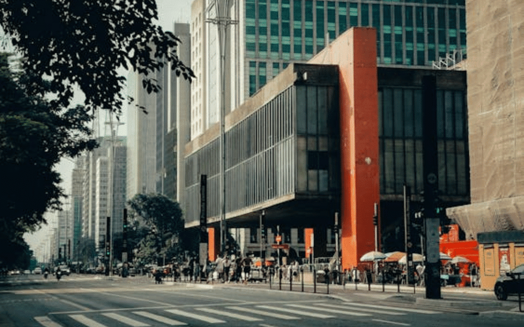 Lina Bo Bardi e o MASP: arquitetura, arte e o olhar sobre o Brasil