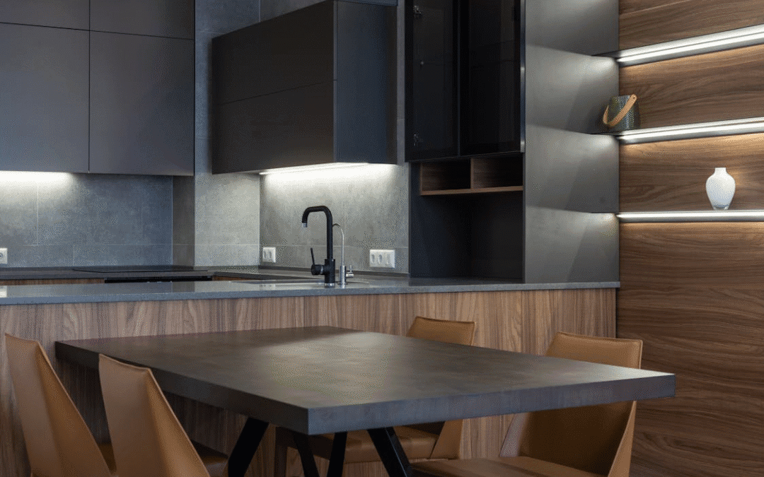 Ambientes com iluminação quente vs. fria — efeitos e quando usar cada uma